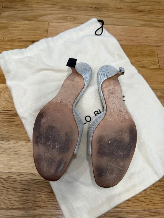 Manolo Blahnik Silver Scalloped Slide Mules - Picture 4 of 5